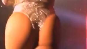 celebrity upskirt lip slip - Beyonce Concert Upskirt - Celeb Pussy Slip Celebrity Pop Star Super  Star!!!, uploaded by sengedatit