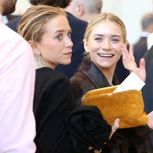 Ashley Olsen Porn Star - Olsen Twins Smiling: Rare Pics Where Mary-Kate and Ashley Emoted