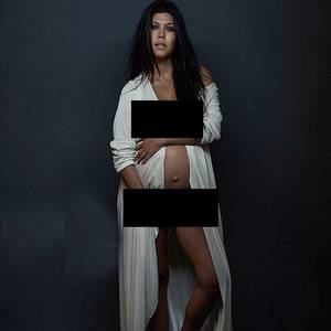 kourtney kardashian pregnant and naked - Kourtney Kasdishian