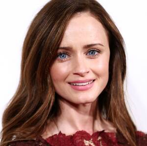 Alexis Bledel Porn - Alexis Bledel Says a Third 'Sisterhood of the Traveling Pants' Is in the  Works | Marie Claire