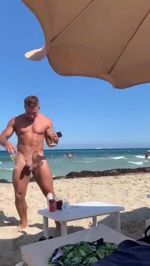 beach boner couple - Beach boner - ThisVid.com