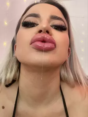 fat juicy lips - Do you like these big juicy lips ? ðŸ˜ˆ nudes | GLAMOURHOUND.COM