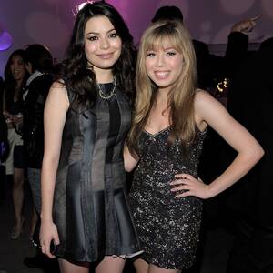 Miranda Cosgrove And Jennette Mccurdy Nude Porn - Miranda Cosgrove Reacts to Jennette McCurdy's iCarly Experience