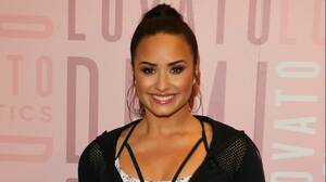 Demi Lovato Getting Fucked - Demi Lovato Has a Sweet Christmas Day With Family and Puppies