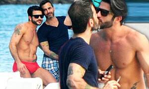 Harry Louis Porn Bachelor - Marc Jacobs, 50, and his muscle-bound boyfriend Harry Louis, 24, lock lips  during romantic trip | Daily Mail Online