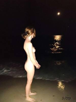 night beach voyeur - Moonlit night on the beach <3 Foto Porno - EPORNER