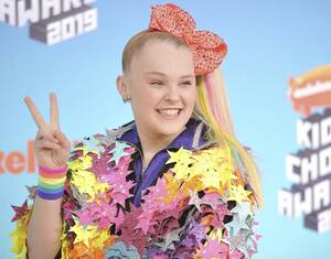 Jojo Siwa Naked Porn - JoJo Siwa is so happy but 'not ready' to label her sexuality - Los Angeles  Times