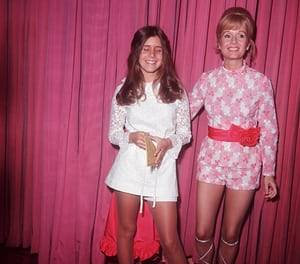 Carrie Fisher Profiles 8 Porn - Actor Carrie Fisher with her mother, Debbie Reynolds, in 1972, in front of