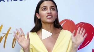 Alia Bhatt Real Sex - Viral video: Alia Bhatt scolds paparazzi like a teacher; watch