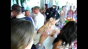 Bride Sex Fuck - Wedding whores are fucking in public - XVIDEOS.COM