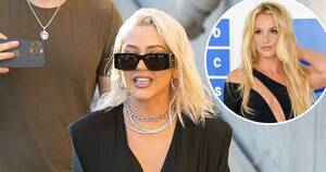 bbw nude christina aguilera - Christina Aguilera Stuns in Plunging Top, Spandex Pants Outfit