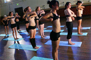 naked yoga class - Yoga girls getting naked (image via justsexportal.com)