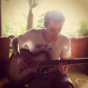 Big Time Rush Moving - Kendall playing the guitar