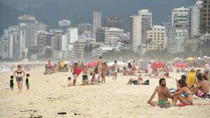 copacabana beach topless videos - Tourists really don't know how to fit in at Rio's famous beaches |  Stuff.co.nz