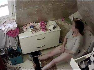 Hidden Cam Watching Porn - Hidden cam caught aunt watching porn and masturbating in toilet - Voyeur  Videos