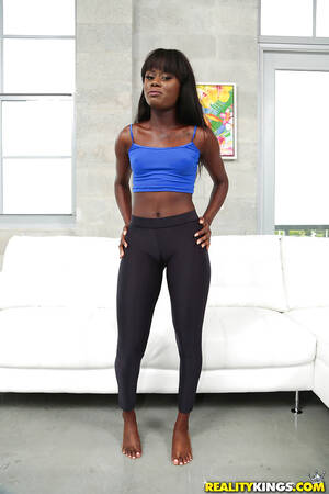 ebony yoga - Ebony dime Amanda Pink freeing sexy azz from yoga pants while undressing -  NakedPics