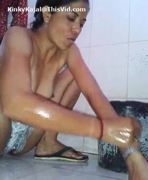 indian girls shaving their pussies - Sexy Indian wife shaving her pussy n bath - ThisVid.com