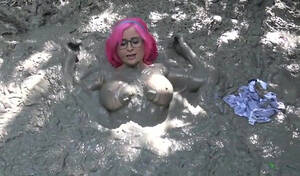 Mud Bog Tits - bigassporn.tv/contents/videos_screenshots/7000/799...