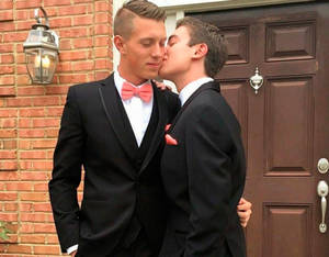 Fiesta De Graduacion - Las fotos de una pareja gay de atletas en la fiesta de graduaciÃ³n de su  instituto