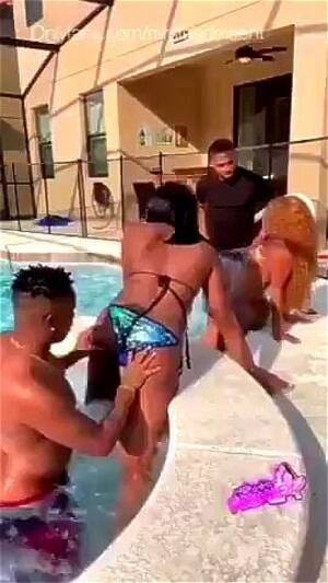 ebony swimming pool fuck - Watch fuck in the pool - Amateur, Ebony, Big Ass Porn - SpankBang