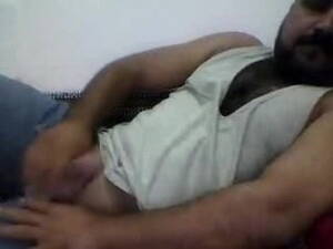 Arab Bear Porn - arab bear has a wank | xHamster