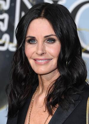 Courtney Cox Naked Anal - Why Courteney Cox Stopped Plastic Surgery | BEAUTY/crew