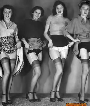 1950s group porn - Group nude photos of hot ladies taken in 1950 - Pichunter