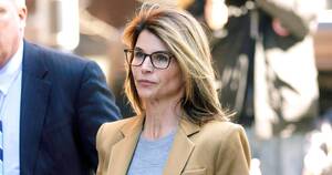 Lori Loughlin Porn - Lori Loughlin Sentenced to 2 Months in Prison for College Admissions  Scandal : r/television