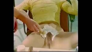 70s Shaved Pussy - Julia Gets Her Pubes Shaved - XVIDEOS.COM