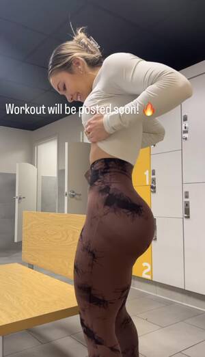 cute teen small ass - fitnessbre_ not snarking on her body cause she looks great, but are glutes  like this real? just really good genetics? Lol : r/gymsnark