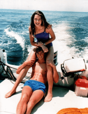 1980s topless beach - Christopher Atkins with Brooke Shields when they were filming The Blue  Lagoon (1980). : r/OldSchoolCool