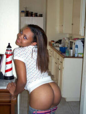 ebony upskirt blog - Ebony upskirt no panties