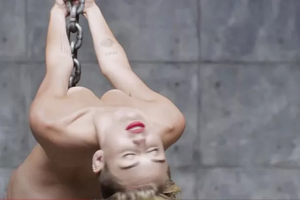 Miley Cyrus Flashes Tits Uncensored - Miley Cyrus naked Wrecking Ball video smashes Vevo records - Mirror Online