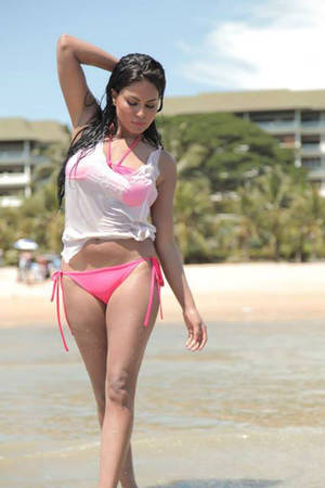 desi bina malik nude - Veena Malik shoots a song sequence in skimpy pink bikini in her Kannada  film, Dirty