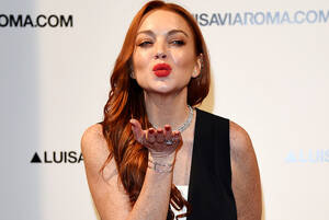 Celebrity Lesbian Lindsay Lohan - Lindsay Lohan Gave Great Advice to a Fan Who Wanted to Come Out