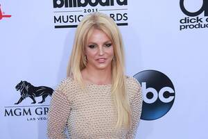 britney spears pregnant naked - PHOTO: Pregnant Britney Spears openly posing nude with her dog