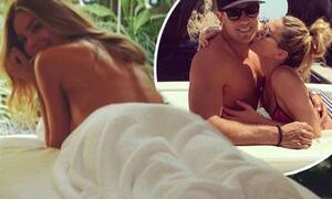 Jennifer Hawkins Porn - Jennifer Hawkins' hubby Jake Wall 'prefers her naked' | Daily Mail Online