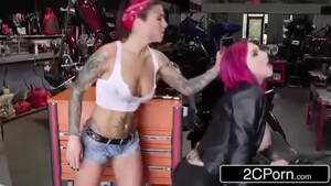 Biker Lesbian Porn - Biker Babes Anna Bell Peaks and Felicity Feline - XVIDEOS.COM