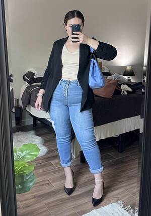 jeans shorts - Is this â€œbusiness super casualâ€ appropriate? : r/OUTFITS