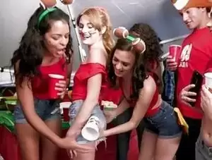 college drunk party girls naked - Perverted college party girls get naked and have fun together - Sunporno