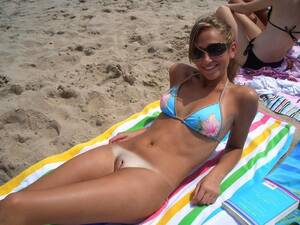 Bottomless Bikini Girl - Bottomless Bikini Models