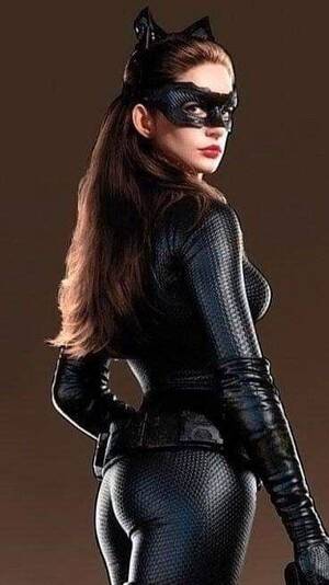 Anne Hathaway Latex Porn - Anne Hathaway meowðŸ–¤ðŸ–¤ : r/CatwomanNSFW