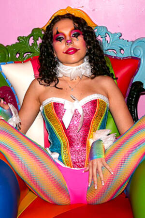 Clown Porn Star Porn - Satine Summers dresses up as a clown for a wild and crazy sex ride