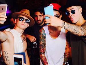 Justin Bieber Is Hung Porn - Twins Ruby Rose and Justin Bieber Hung Out and It Was Awesome