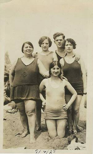 Family Beach 1920s Vintage Porn - These ones actuly made it to the beach too.1920s a bit old world looking