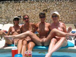 holiday - Milfs on holiday Porn Pic - EPORNER