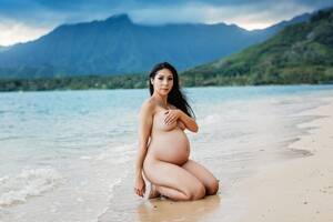 hawaiian pregnant nude - Trish Artistic Nude Maternity Session at Kualoa Regional Park | Maternity  Photographer | Fernanda Kenfield Photography - Fernanda Kenfield Photography