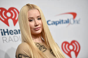 2016 Iggy Azalea Nude Porn - Iggy Azalea Nude Pics: Leaked GQ Photos, Deactivates Social Media