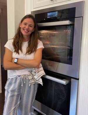 Jennifer Garner Footjob Porn - Pin by Mustard Lady on Jennifer Garner | Double wall oven, Wall oven,  Kitchen appliances