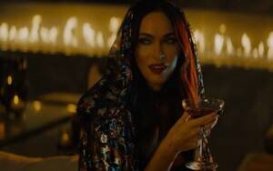 megan fox fucking a lesbian - Megan Fox stars as bloodthirsty vampire in first Night Teeth trailer